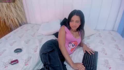 Snapshot of tiana_glowxxx chatting on September 22, 12:31 pm Tiana online show from September 22, 12:31 pm