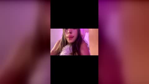 tiara19cute online show from May 10, 6:58 pm