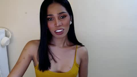 Snapshot of tiara_gurl16 chatting on October 20, 3:50 pm tiara online show from October 20, 3:50 pm