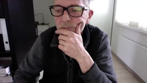 tiburzio online show from February 11, 12:15 pm