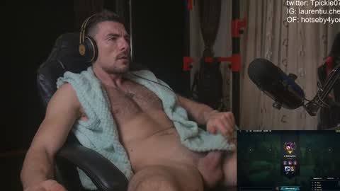 Snapshot of tickle_my_pickle07 chatting on December 2, 4:48 pm tickle_my_pickle07 online show from December 2, 4:48 pm