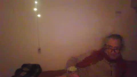 tiddles12345 online show from December 14, 8:20 am