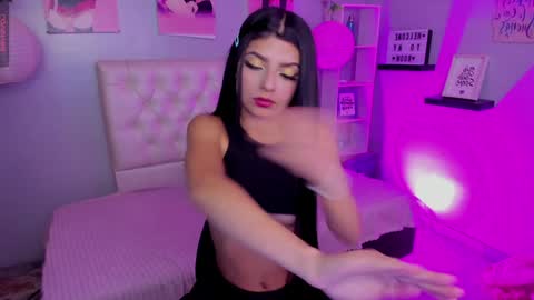 Snapshot of tifanny__thomson chatting on January 13, 4:19 pm Tiff online show from January 13, 4:19 pm