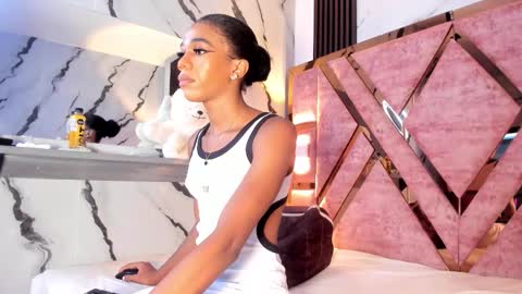 Tifanny online show from February 5, 6:44 pm