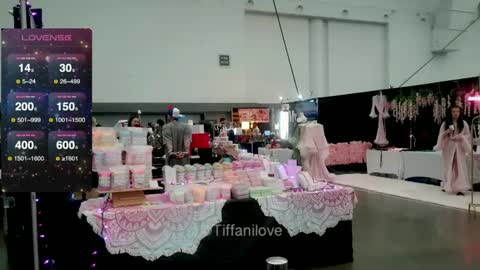 Snapshot of tiffanilove chatting on February 1, 9:29 pm Tiffani Love online show from February 1, 9:29 pm