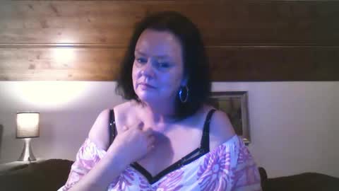 Snapshot of tiffanymature chatting on September 14, 9:05 pm TiffanyMature online show from September 14, 9:05 pm