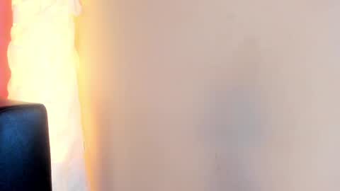 Snapshot of tiffanysuarez_ chatting on October 4, 9:34 pm Stefany Suarez online show from October 4, 9:34 pm