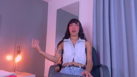 Snapshot of tiffvalentinee_ chatting on September 22, 3:21 am Tiffany online show from September 22, 3:21 am