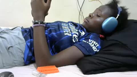 tight_pussie online show from October 25, 7:40 am