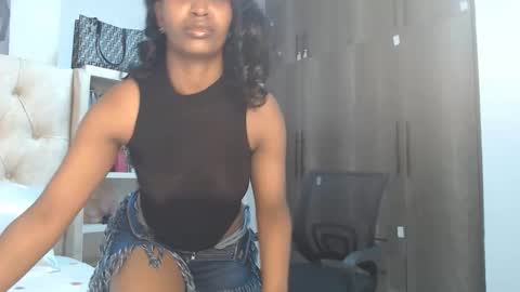 Tilly online show from April 8, 11:35 am