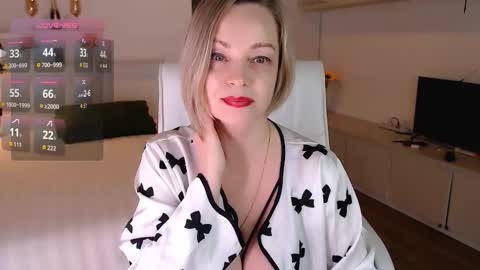 Snapshot of tilly_eliot chatting on September 24, 8:59 pm Tilly online show from September 24, 8:59 pm
