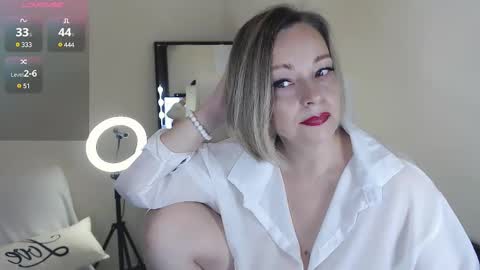 Snapshot of tilly_eliot chatting on February 20, 4:47 pm Tilly online show from February 20, 4:47 pm
