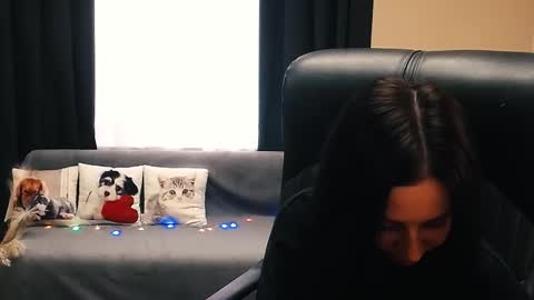 Luisa online show from October 8, 8:20 am