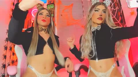 Hallie And Annie online show from October 25, 2:01 am