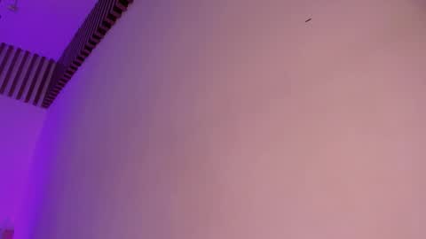 Snapshot of tinaajones_ chatting on September 15, 7:32 am Tina online show from September 15, 7:32 am