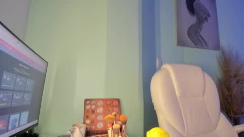 Snapshot of tinaajones_ chatting on September 12, 6:15 am Tina online show from September 12, 6:15 am