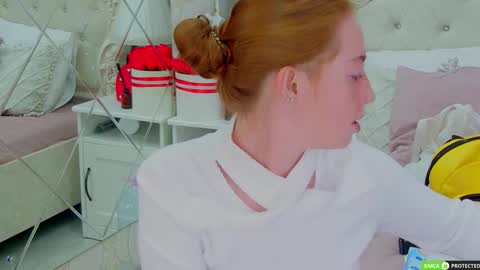 Snapshot of tinabrook chatting on September 16, 4:04 am Tina online show from September 16, 4:04 am