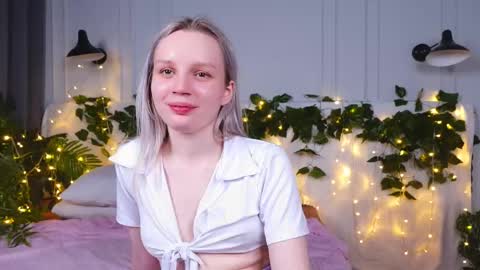 tinasiner online show from March 8, 5:11 pm