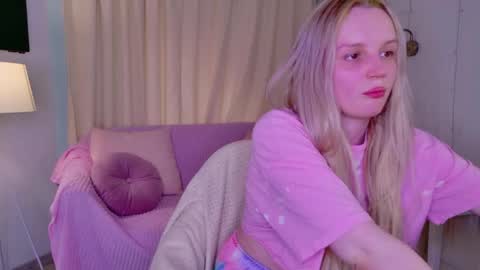 tinasiner online show from May 2, 3:07 pm