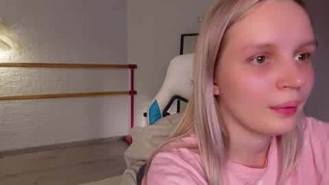 tinasiner online show from September 15, 3:57 pm