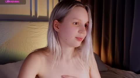 tinasiner online show from February 25, 8:21 pm