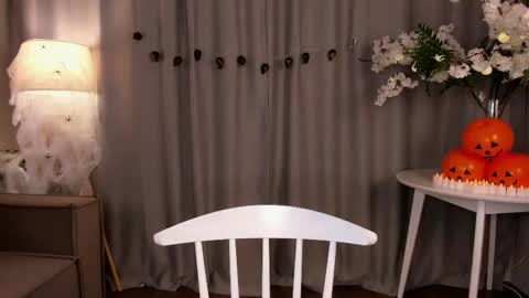 Annie online show from October 31, 11:27 pm