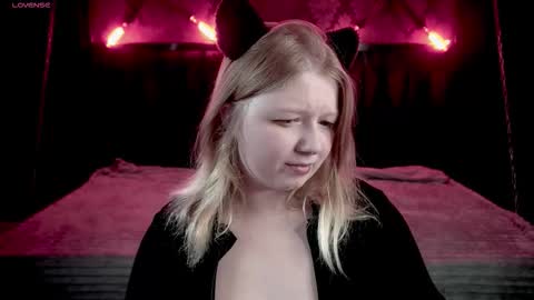 TinkerrBelll online show from October 8, 7:53 pm