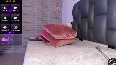 Tinna Goddess online show from October 30, 5:13 pm