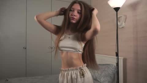 Snapshot of tiny_bunny__ chatting on February 12, 4:44 pm Sofia online show from February 12, 4:44 pm