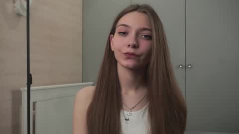 Snapshot of tiny_bunny__ chatting on February 11, 11:22 pm Sofia online show from February 11, 11:22 pm