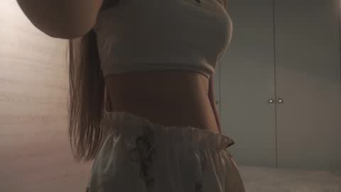 Snapshot of tiny_bunny__ chatting on February 13, 6:05 pm Sofia online show from February 13, 6:05 pm