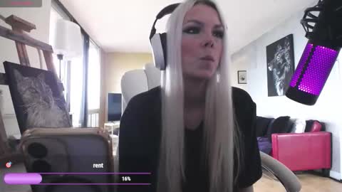 stage Kylie Sinner  brand CLITBAIT online show from March 21, 8:13 pm