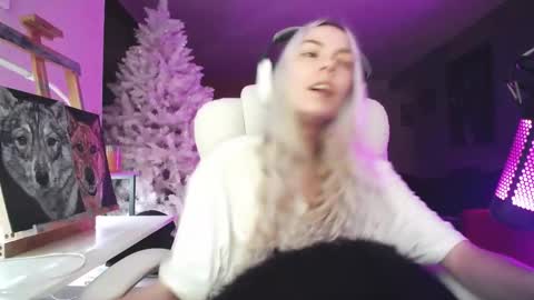 stage Kylie Sinner  brand CLITBAIT online show from November 21, 10:52 pm