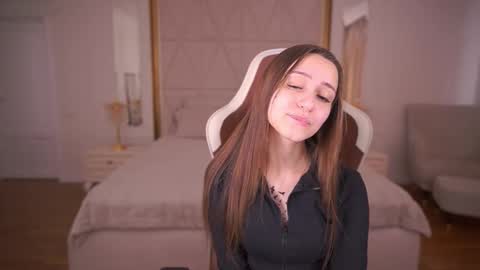 tinynataliee online show from February 12, 8:07 am