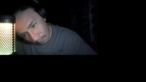 tinywolf0009 online show from May 18, 9:26 am