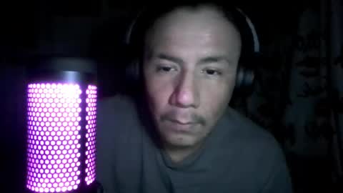 tinywolf0009 online show from May 10, 9:48 am