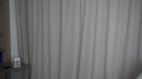 Lili online show from December 14, 4:35 pm