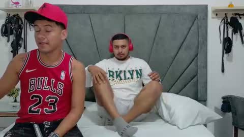 titanboys_os online show from June 11, 8:18 pm