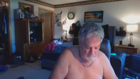 Snapshot of titsantats chatting on October 11, 10:35 pm titsantats online show from October 11, 10:35 pm