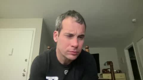 tleigh24 online show from January 8, 11:52 pm