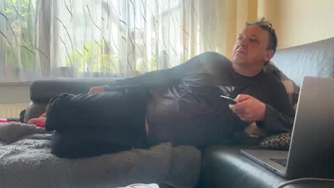 Tom online show from April 25, 8:05 am