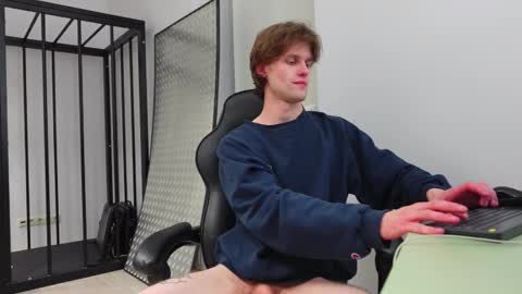 Snapshot of tom_chance chatting on October 6, 11:22 pm tom online show from October 6, 11:22 pm
