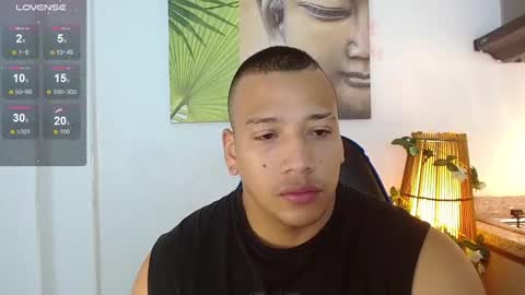 Snapshot of tom_muscle1 chatting on February 18, 11:44 am Tom muscle1 online show from February 18, 11:44 am