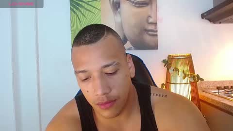 Snapshot of tom_muscle1 chatting on February 27, 6:09 pm Tom muscle1 online show from February 27, 6:09 pm