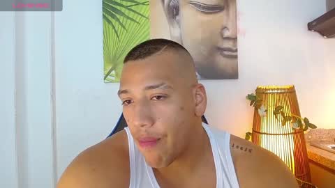 Snapshot of tom_muscle1 chatting on March 1, 6:11 pm Tom muscle1 online show from March 1, 6:11 pm
