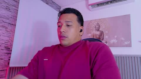 Tom muscle1 online show from April 1, 1:41 pm