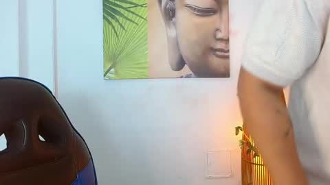 Snapshot of tom_muscle1 chatting on February 26, 6:04 pm Tom muscle1 online show from February 26, 6:04 pm
