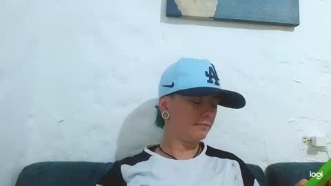Snapshot of tomboyblue chatting on March 5, 7:38 pm Blue online show from March 5, 7:38 pm
