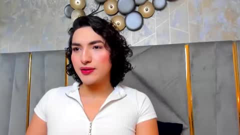 Snapshot of tomlondon_ chatting on February 18, 11:44 am online show from February 18, 11:44 am