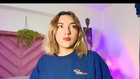 Snapshot of tomlondon_ chatting on October 8, 12:22 pm online show from October 8, 12:22 pm